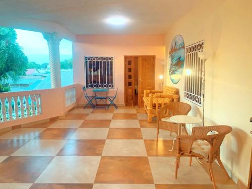 Balkon/teras, Bajo Kunda - Guesthouse in Kololi