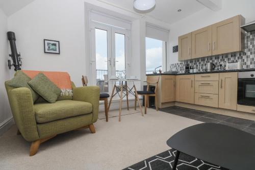 Headland Apt 17 - image 5
