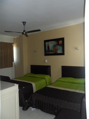 3 double beds