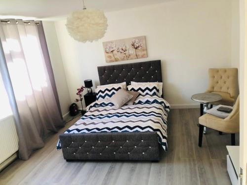 Beautiful Large ROOM in London Flat, Londyn