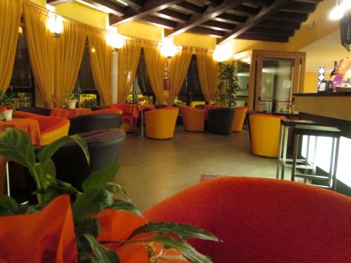Hotel Dolomiti Chalet - image 12