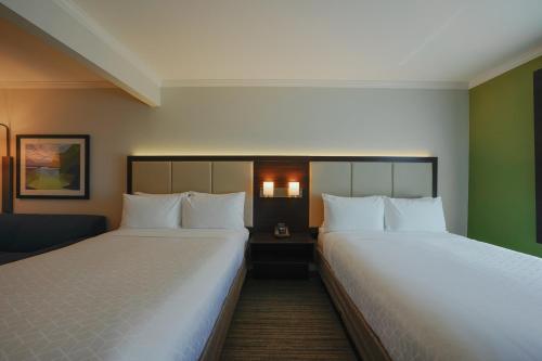 Photo - Holiday Inn Express Hotel & Suites Santa Clara - Silicon Valley, an IHG Hotel