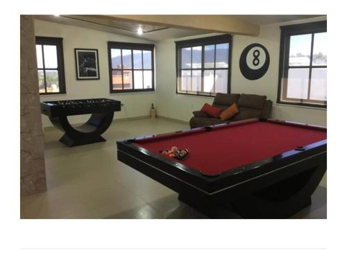 La bola 8 house