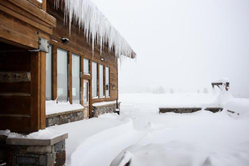 TroutHunter Lodge - image 10