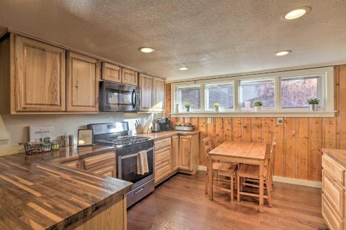 Wildmanor Ranch Near Red Rocks with Hot Tub! in Morrison, USA