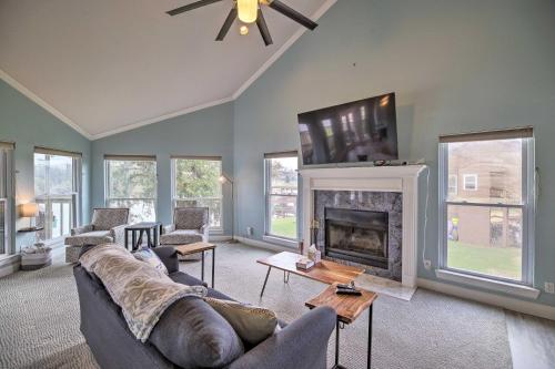Waterfront San Jacinto River Home with Boat Slip! in Houston, USA