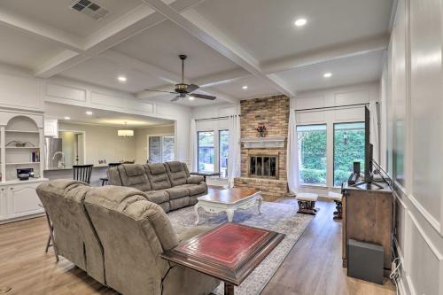 Spacious Waco Home about 9 Mi to Magnolia Market in Waco, USA