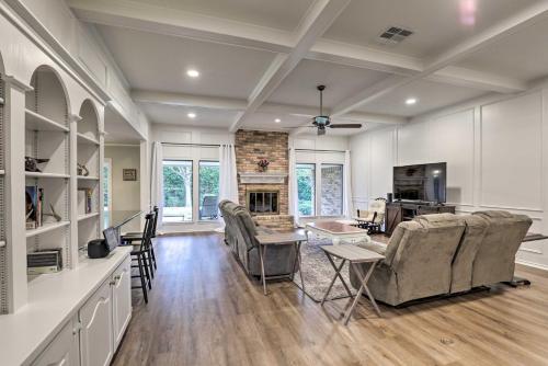 Spacious Waco Home about 9 Mi to Magnolia Market in Waco, USA