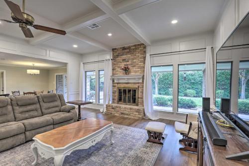 Spacious Waco Home about 9 Mi to Magnolia Market in Waco, USA