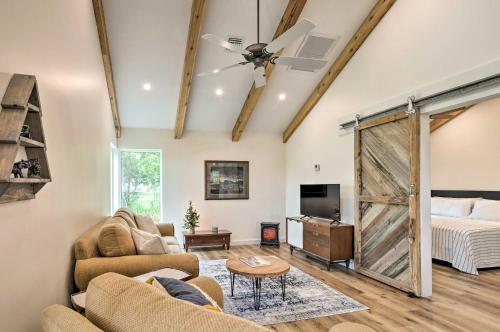 Trendy Palm City Cottage with Porch on 5 Acres! in Stuart, USA