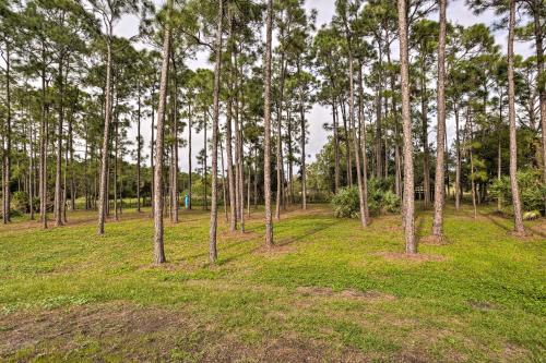 Trendy Palm City Cottage with Porch on 5 Acres!