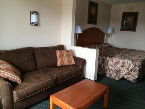 Royal Inn Taylorsville - image 6
