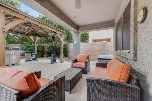 Sunrise Windmill in ซันซิตี้