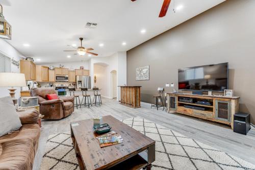 Sunrise Windmill in ซันซิตี้