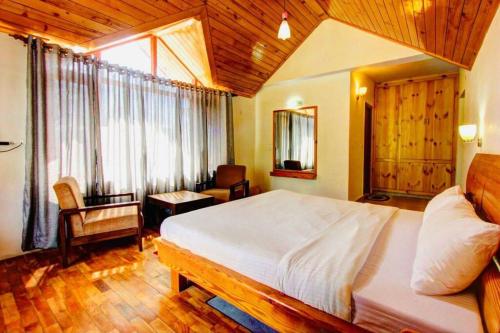 RedhomeX Conifer Villa