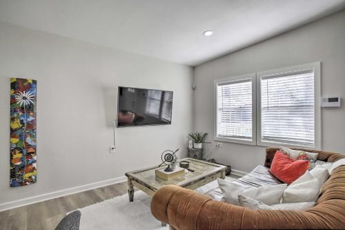 Pet-Friendly Cottage, 3 Blocks to Main St! in Tomball, USA
