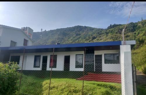Leaf inn blossom kodaikanal