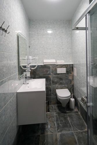 Razin Hotel - image 40