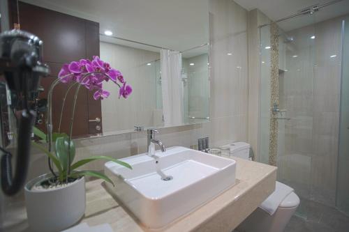 Hotel Metland Smara Kertajati Room Type - Deluxe Double Room