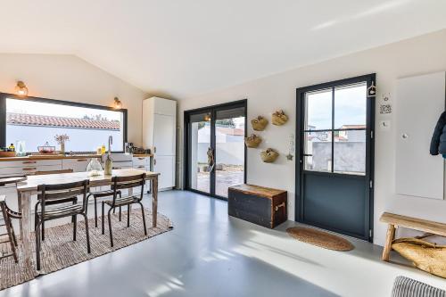 Maison neuve décorée avec goût à Barbâtre gîte à louer La Maison-Rouge