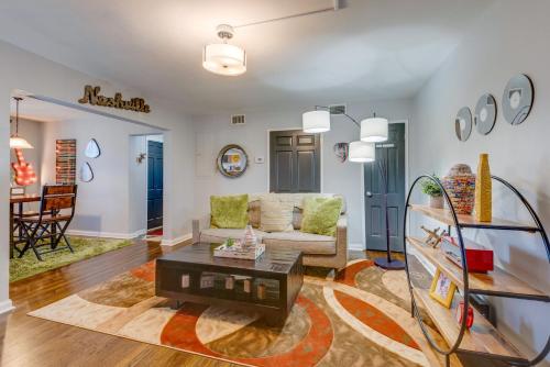 One BR by Vanderbilt Close to Music Row -106 in Nashville, USA