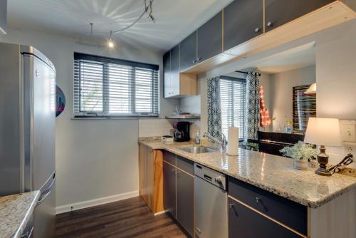 One BR by Vanderbilt Close to Music Row -106 in Nashville, USA