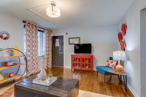 One BR by Vanderbilt Close to Music Row -106 in Nashville, USA