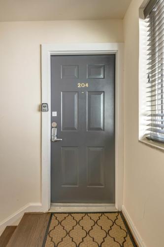 Gorgeous Apt in the Heart of Nashville -204 in Nashville, USA