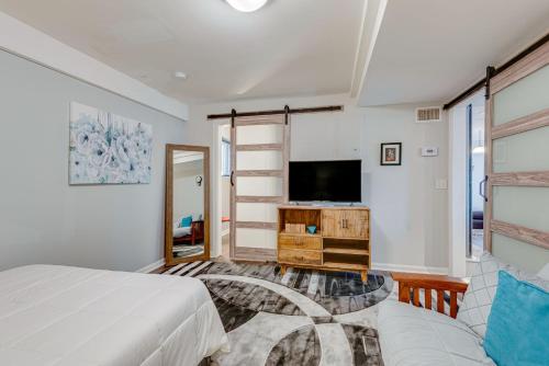 Apartment off Music Row Close to Downtown -303