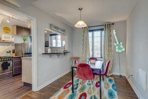Apartment by Vandy Minutes to Downtown -102 in Nashville, USA
