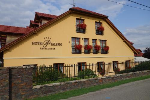 . Hotel a restaurace Palfrig