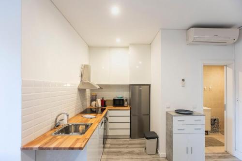 Seaside 1BR Flat w/ AC in Matosinhos by LovelyStay, Matosinhos (fotografie 7)