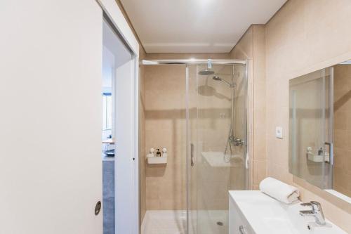 Seaside 1BR Flat w/ AC in Matosinhos by LovelyStay, Matosinhos (fotografie 10)