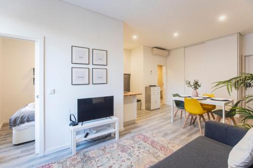 Seaside 1BR Flat w/ AC in Matosinhos by LovelyStay, Matosinhos (fotografie 5)