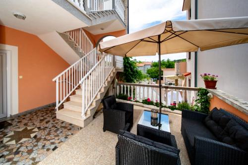 Studio apartment in Lopar with air conditioning WiFi 4886-5 - image 3