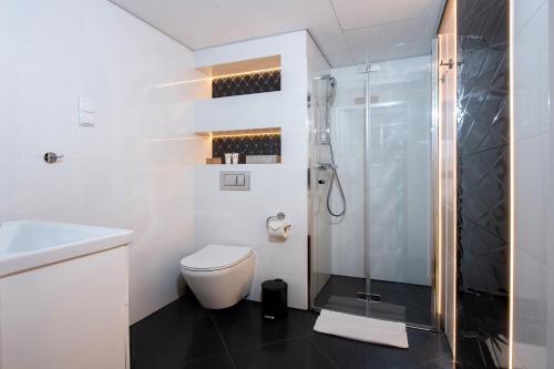Experience Xerion Hotel's Unmatched Bar Packages: Book Your Stay Now