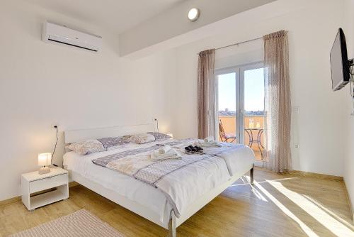 Four-Bedroom Holiday Home image 1