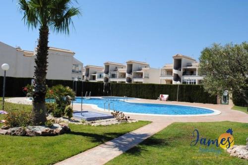  La Ciñuelica, R1 1st Floor apartment Com Pool L180, Pension in Torrevieja