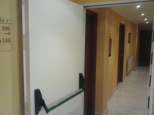 Standard Double or Twin Room with Balcony image 10