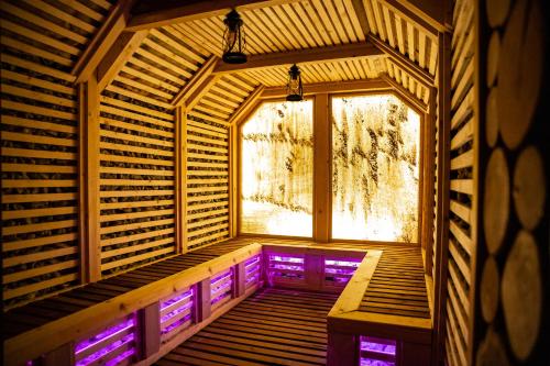 Elexus Boutique Predeal in Предял