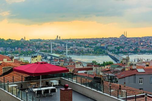 Meroddi Pera Flats, Istanbul