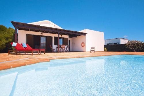 Vacation Home, San Bartolome gîte à louer El Islote