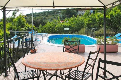  Apartment in Imperia with garden, Pension in Torrazza