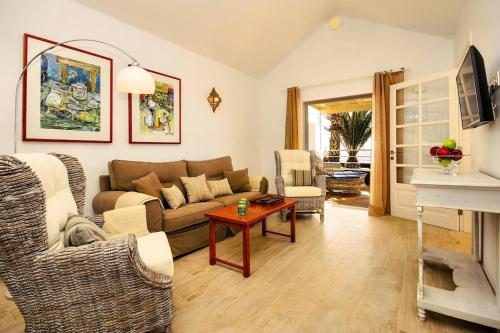 Holiday Home Puerto del Carmen - ACE02102f-FYB