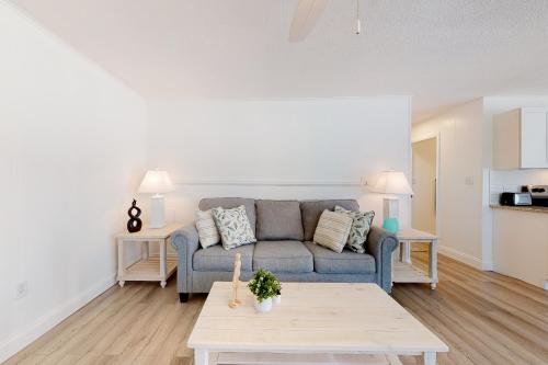 Holiday Plaza Unit 103