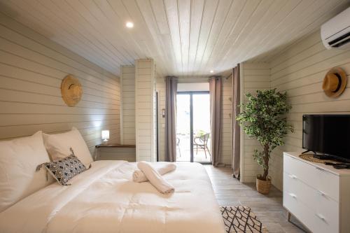 Blue Sail Hotel_1_image