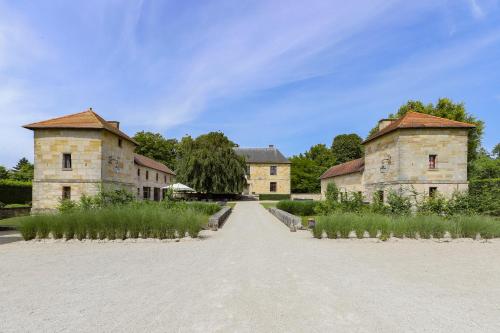 B&B Revigny-sur-Ornain - La Maison Forte - Bed and Breakfast Revigny-sur-Ornain