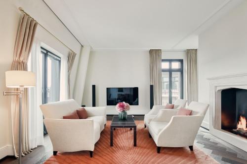 Grand Suite with Balcony and Panoramic View
