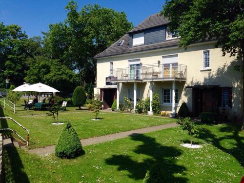 Pension-Sendis 4