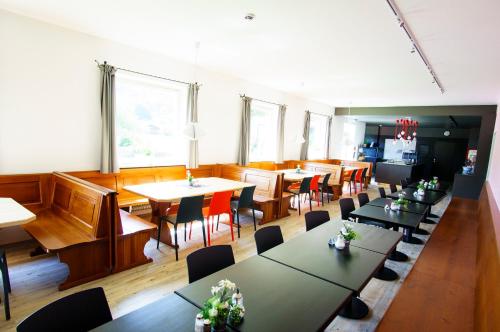 餐廳, 克羅伊特特格爾恩旅舍 (Jugendherberge Kreuth am Tegernsee) in 克羅伊特